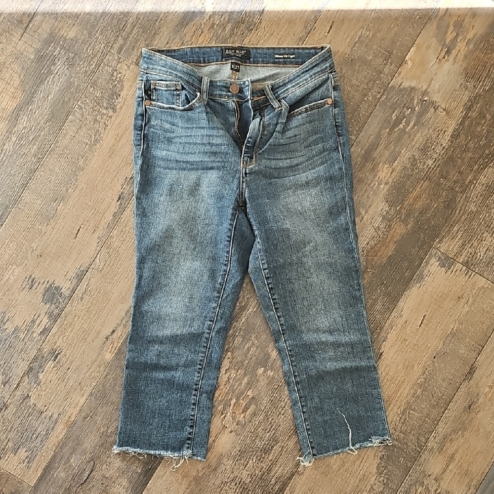 Judy Blue Distressed Skinny Fit Capri Jeans